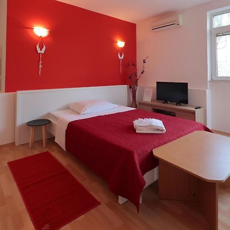 Apartments Lola Novalja Kültér fotó