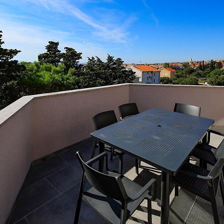 Apartments Lola Novalja Kültér fotó