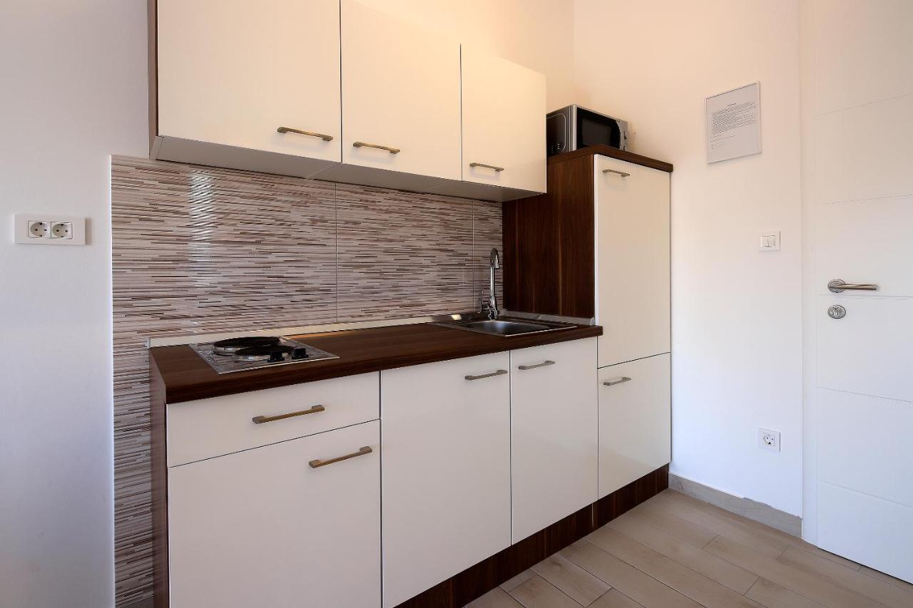 Apartments Lola Novalja Kültér fotó