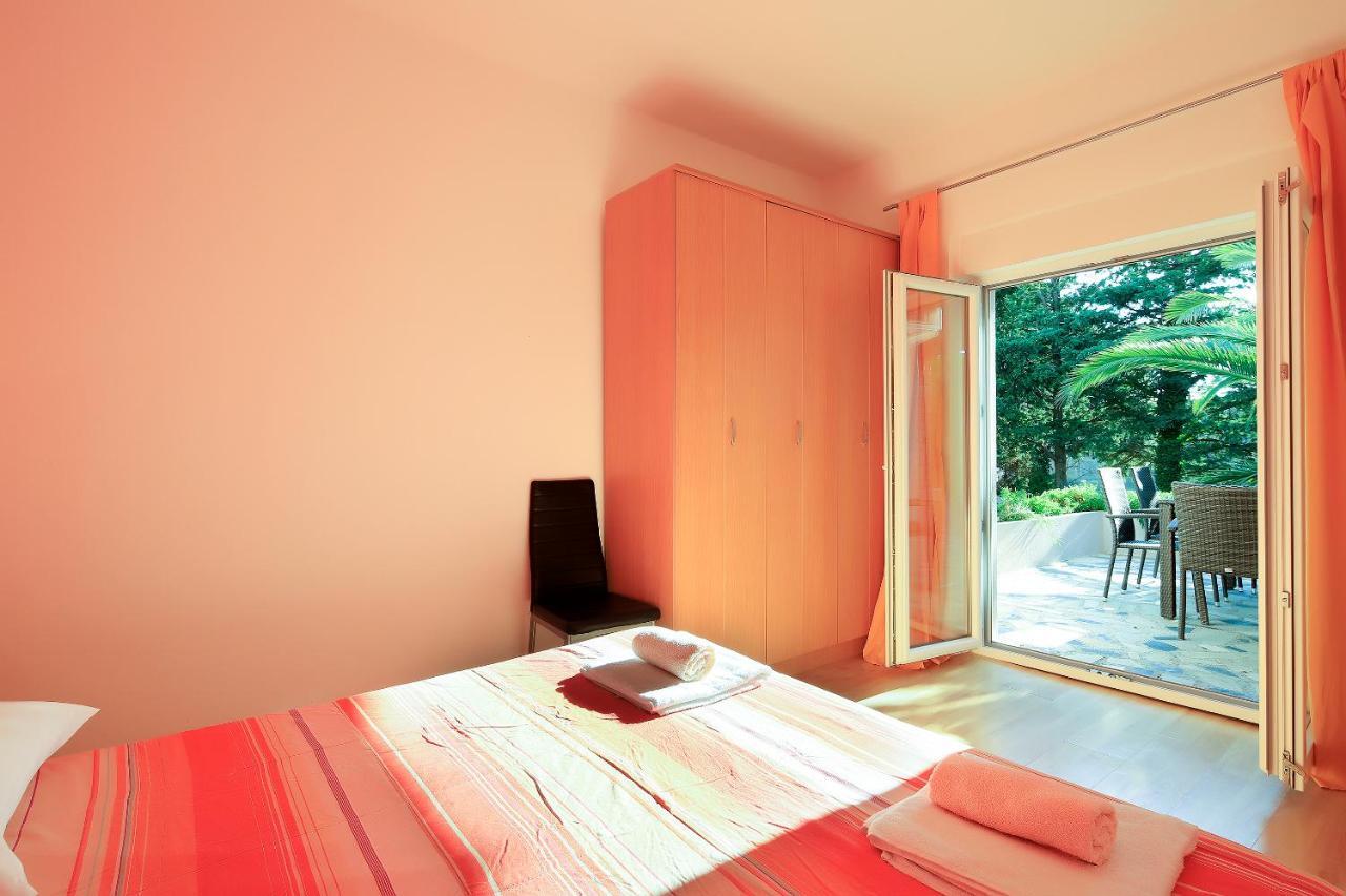 Apartments Lola Novalja Kültér fotó