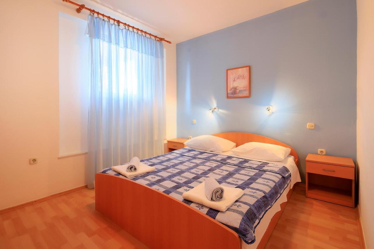 Apartments Lola Novalja Kültér fotó