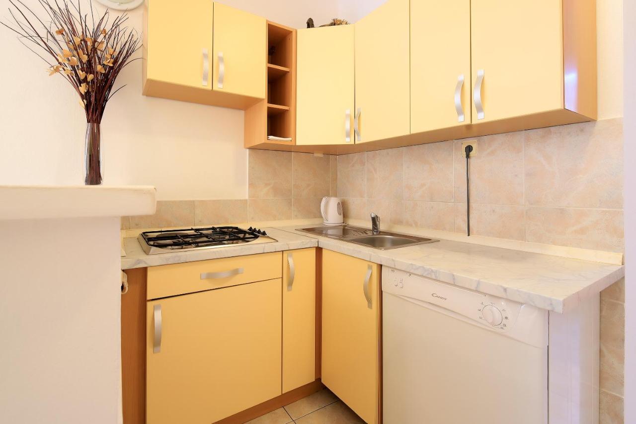 Apartments Lola Novalja Kültér fotó