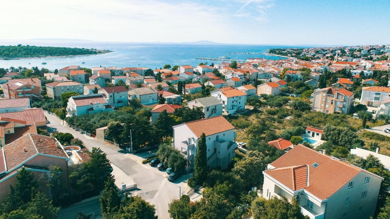 Apartments Lola Novalja Kültér fotó